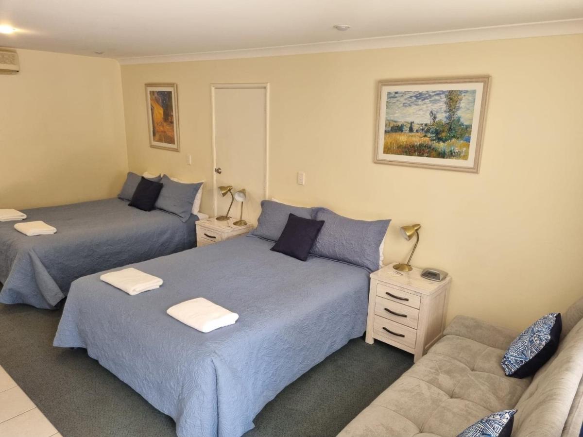 Emu Point 3* Albany