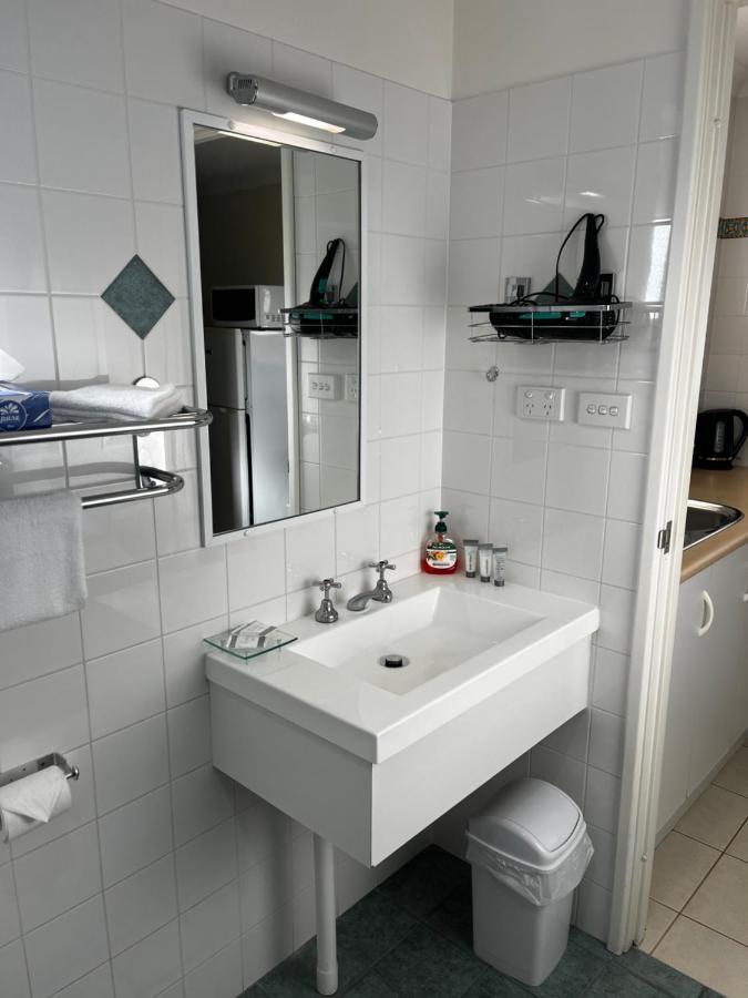 Emu Point Motel 3*
