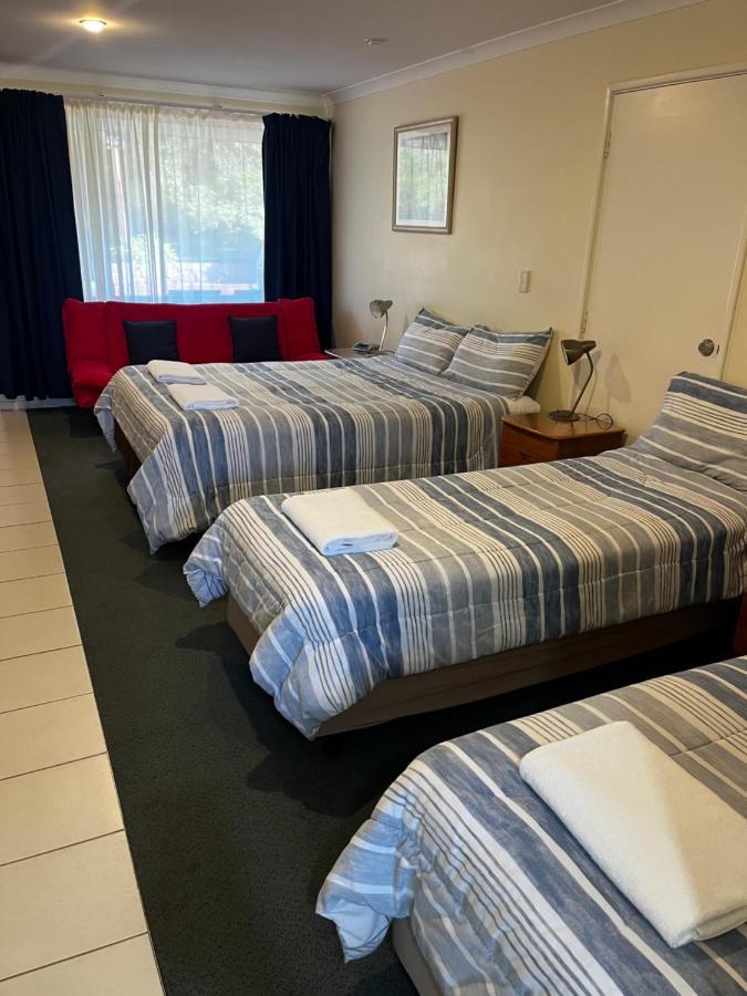 Motel Emu Point 3*