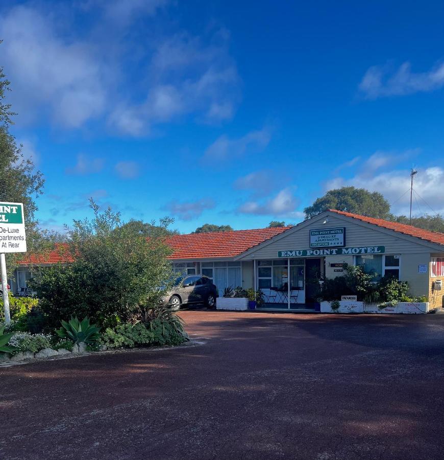 Motel Emu Point 3*