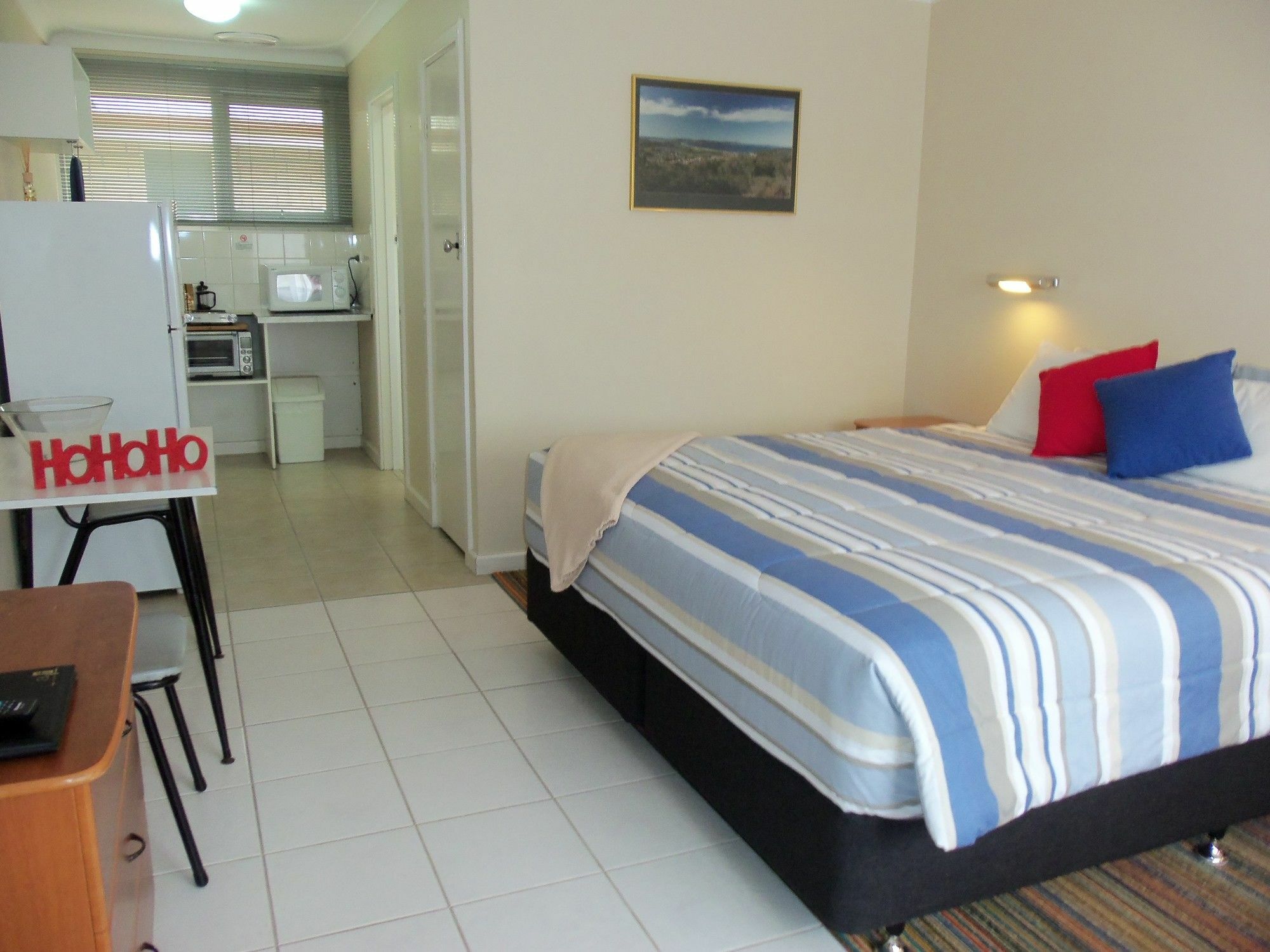 Emu Point 3* Albany