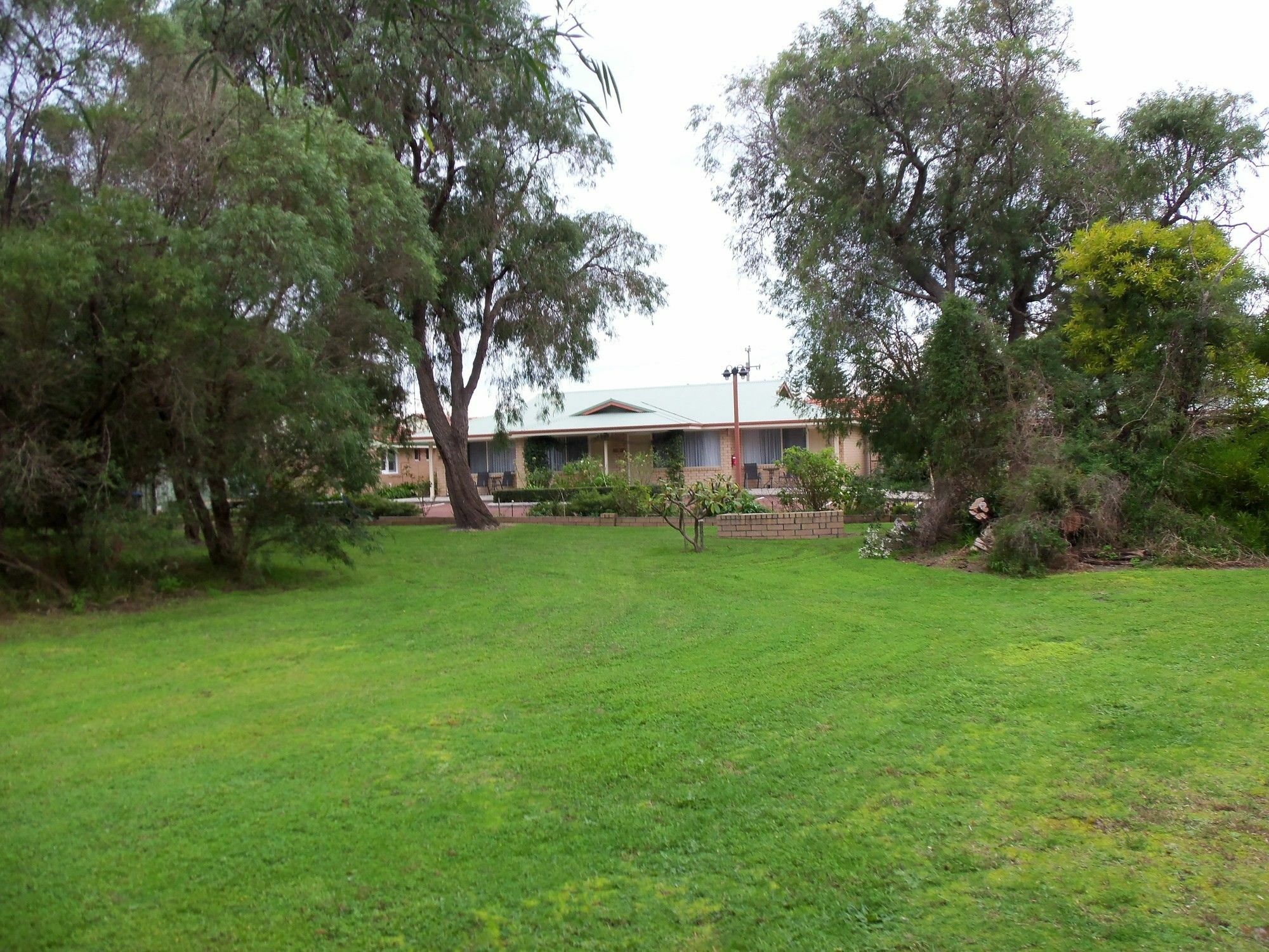 Emu Point Motel